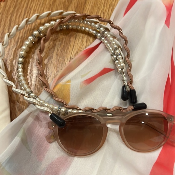 Three Full Outfit Bundle (everything included!) ☀️ - Picture 12 of 12